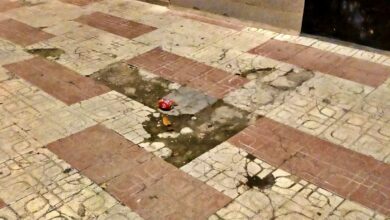 Los desperfectos en el pavimento y el mobiliario urbano se acumulan en el barrio de San Fernando de Cuenca