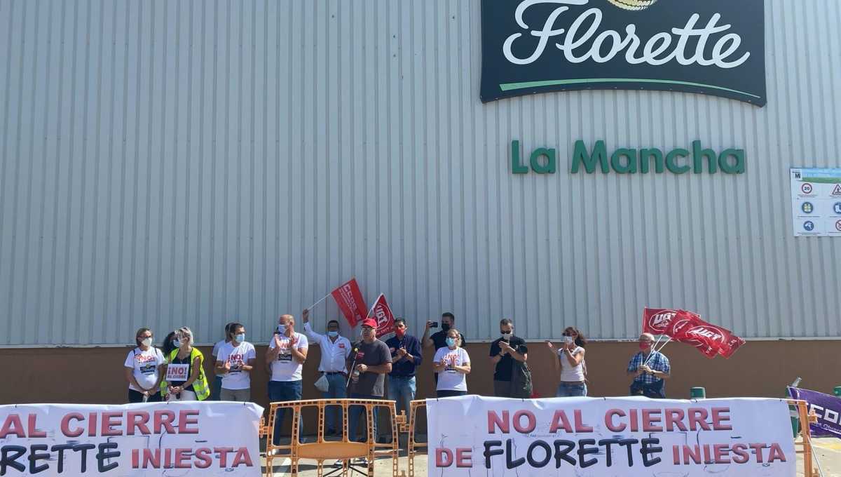 Trabajadores de Vegetales la Mancha (Florette) protestan en Iniesta contra el cierre de la empresa