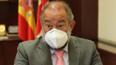 El rector de la UCLM, Julián Garde