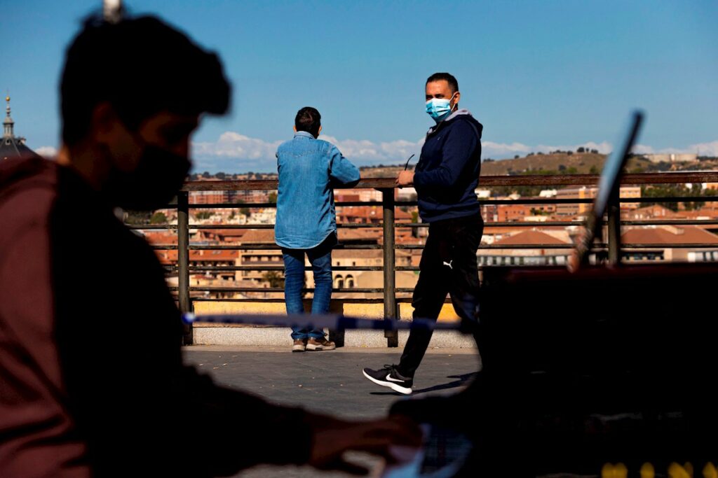 Música de cinco pianos de cola, en las plazas del Casco Histórico de Toledo