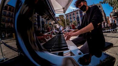 Música de cinco pianos de cola, en las plazas del Casco Histórico de Toledo