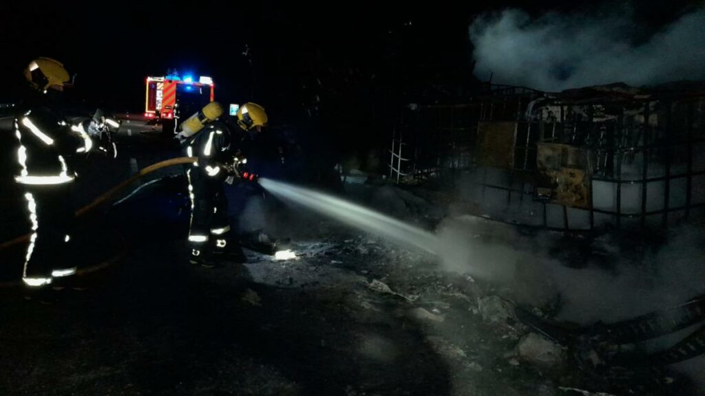 Cortado un carril de la A-3 en Cervera del Llano (Cuenca) por el incendio de un camión con aceite vegetal