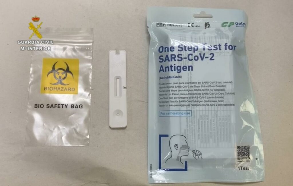 La Guardia Civil interviene casi 500 test de antígenos que se vendían irregularmente en dos ferreterías de Esquivias y Pantoja