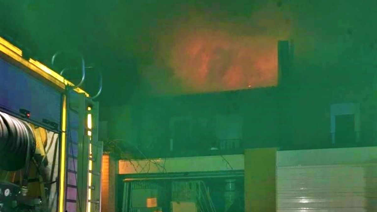 Unos petardos arrojados a una vivienda desalojada, posible causa de un incendio en Yebes (Guadalajara)