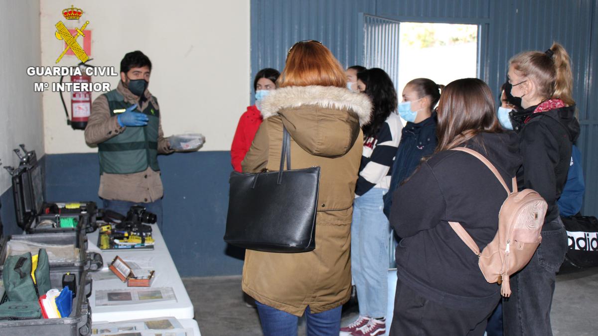La Guardia Civil de Cuenca imparte charlas sobre investigación penal de los delitos infoCLM
