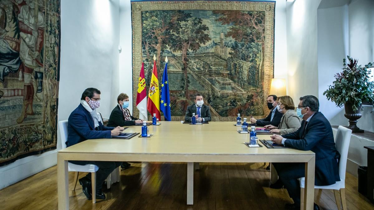El presidente de Castilla-La Mancha, Emiliano García-Page, ha mantenido un encuentro con el presidente de Minas de Almadén y Arrayanes (Mayasa), Emiliano Almansa / JCCM