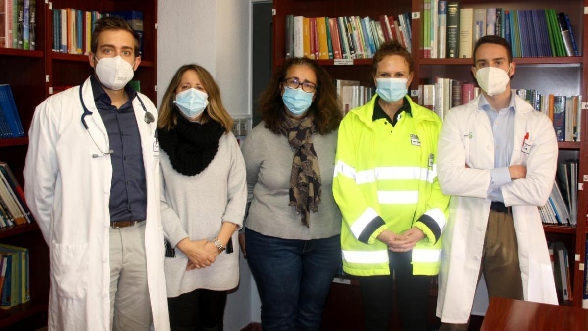 Médicos y enfermeros residentes de la Gerencia de Alcázar de San Juan, premiados por la Sociedad Española de Médicos Generales y de Familia / JCCM