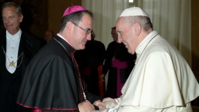 El solanero Santos Montoya con el Papa Francisco / AYTO DE LA SOLANA