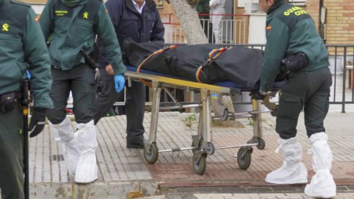 La Guardia Civil retira un cadáver - Foto de archivo