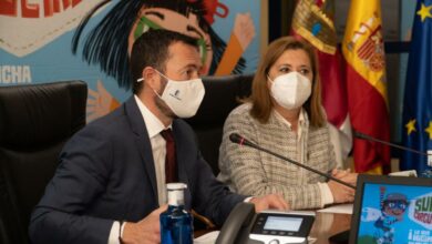 La consejera de Educación, Cultura y Deportes, Rosa Ana Rodríguez, y el consejero de Desarrollo Sostenible, José Luis Escudero, presentan una nueva edición del concurso escolar ‘Supercirculares’ / JCCM
