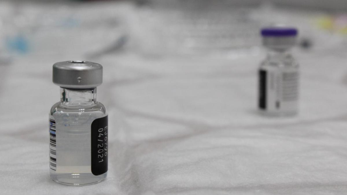 Foto archivo dosis vacuna contra el COVID-19 / JCCM