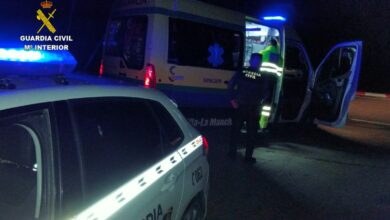 La Guardia Civil socorre a una persona de avanzada edad desorientada en un camino rural de Las Ventas con Peña Aguilera