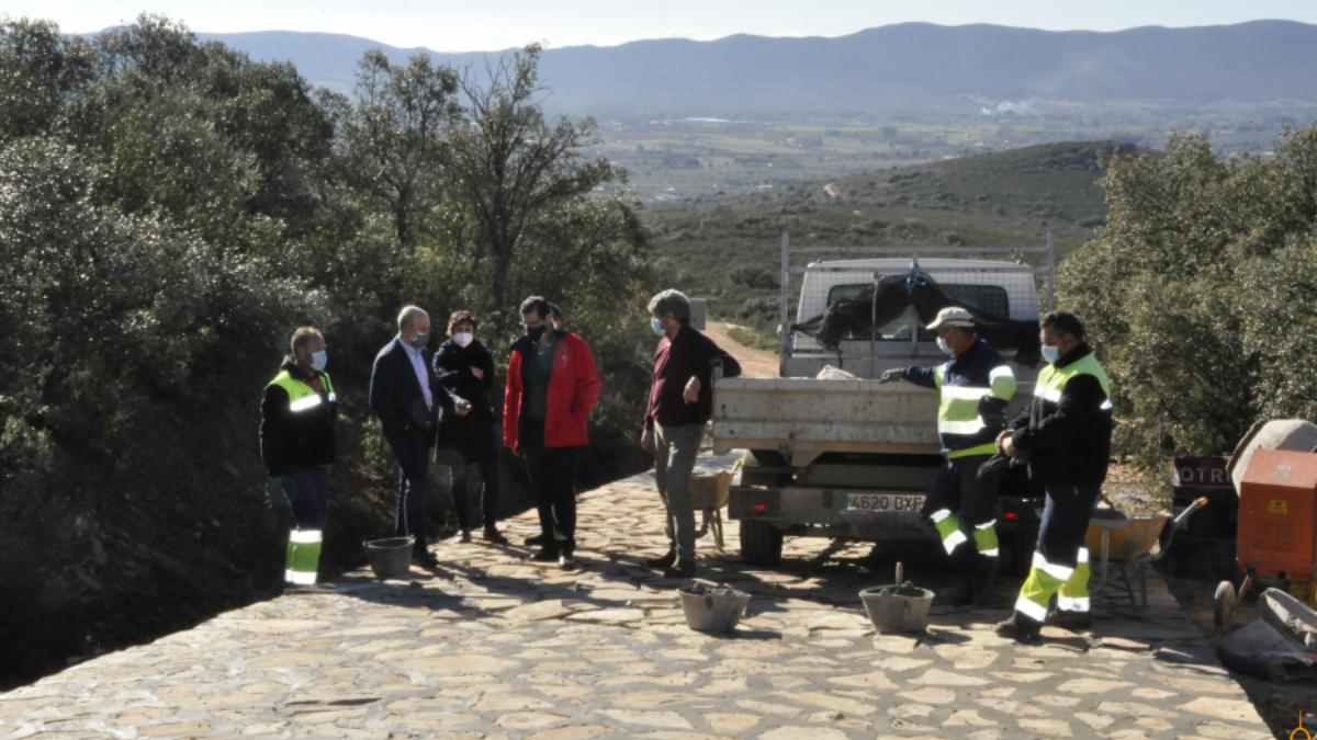 El presidente de la Diputación de Ciudad Real, José Manuel Caballero, se ha trasladado esta mañana en Piedrabuena para comprobar el estado de diferentes obras y proyectos que el ayuntamiento de la localidad
