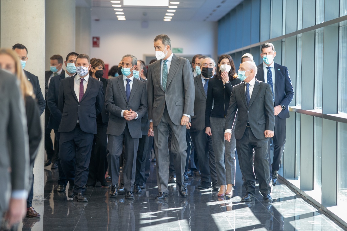 El presidente de Castilla-La Mancha, Emiliano García-Page, acompaña al rey de España, Felipe VI, en la inauguración de la Ciudad de la Justicia de Albacete / JCCM