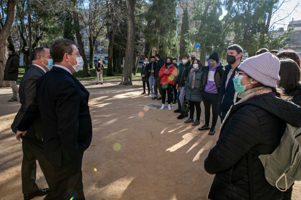 El presidente de Castilla-La Mancha, Emiliano García-Page, visita el Centro de Interpretación del Agua y la Torre del Agua / JCCM