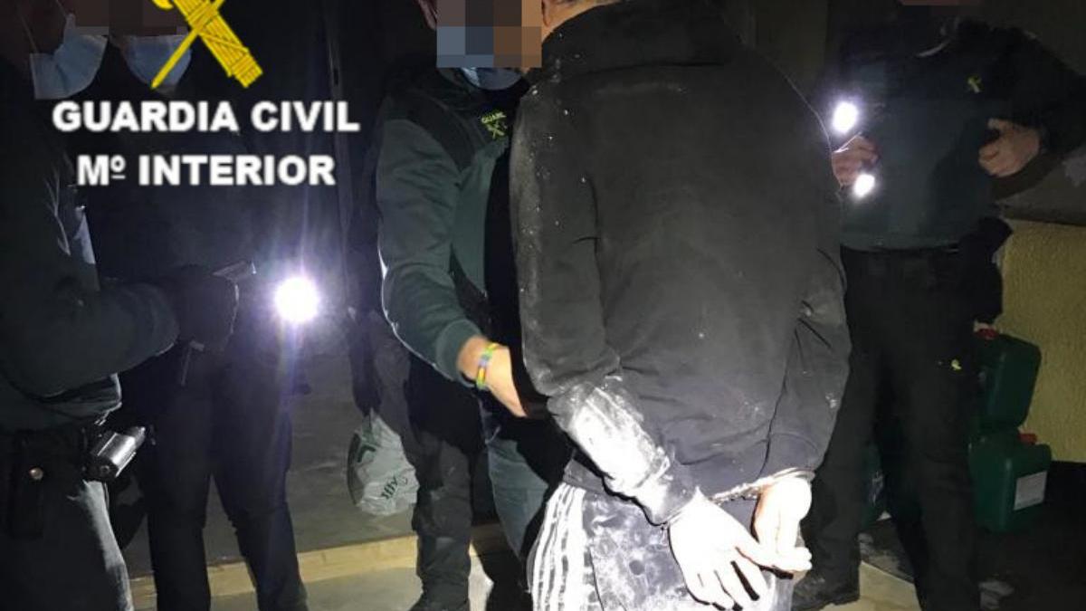 La Guardia Civil de Toledo detiene a una persona por cultivar 1.200 plantas de marihuana