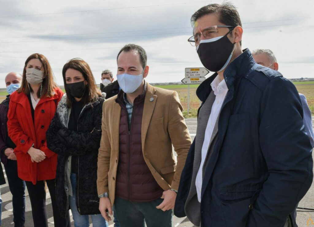 El carreterín que une Villarta y Herencia se convertirá en una carretera de total seguridad con un proyecto de la Diputación