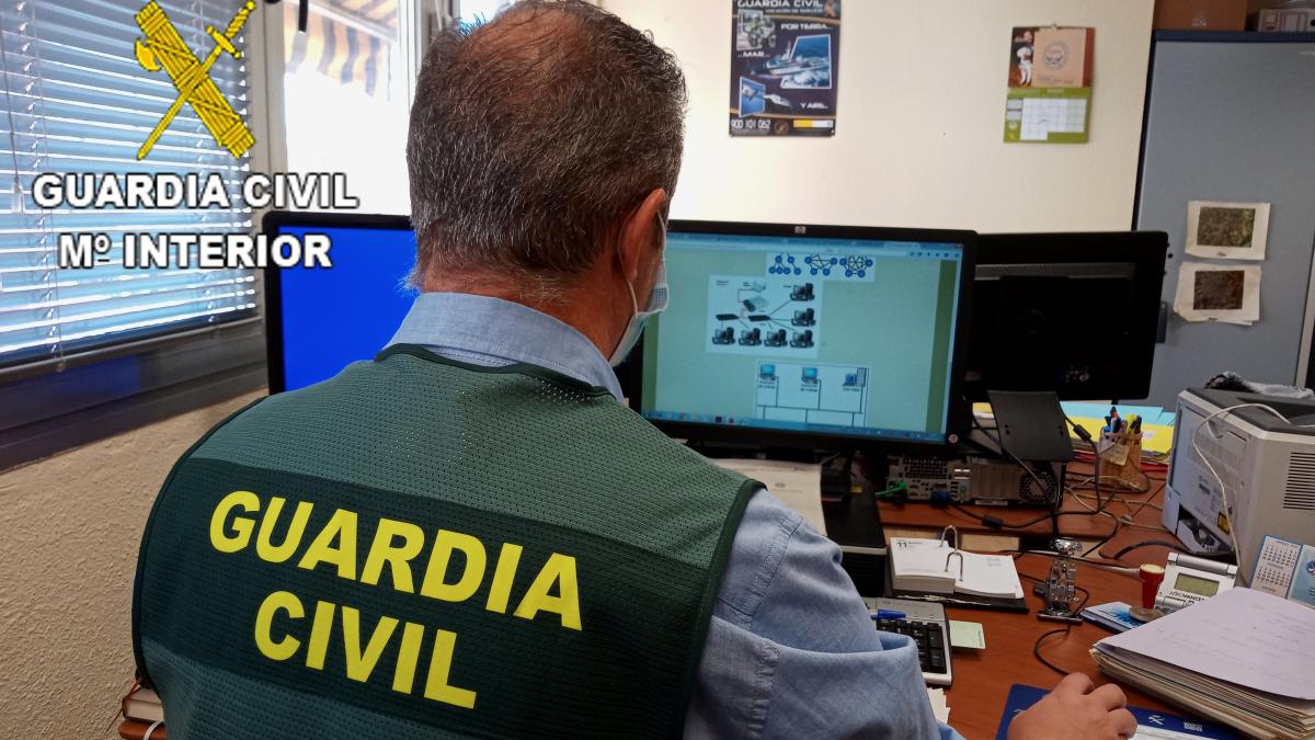 La Guardia Civil investiga a una persona por un delito continuado de estafa mediante envío de pagos al instante por internet