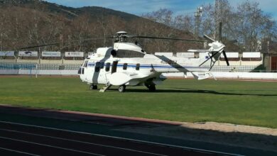 Fotografía del helicóptero del presidente del Gobierno Pedro Sánchez en el Estadio Municipal Sánchez Menor de Puertollano / PP