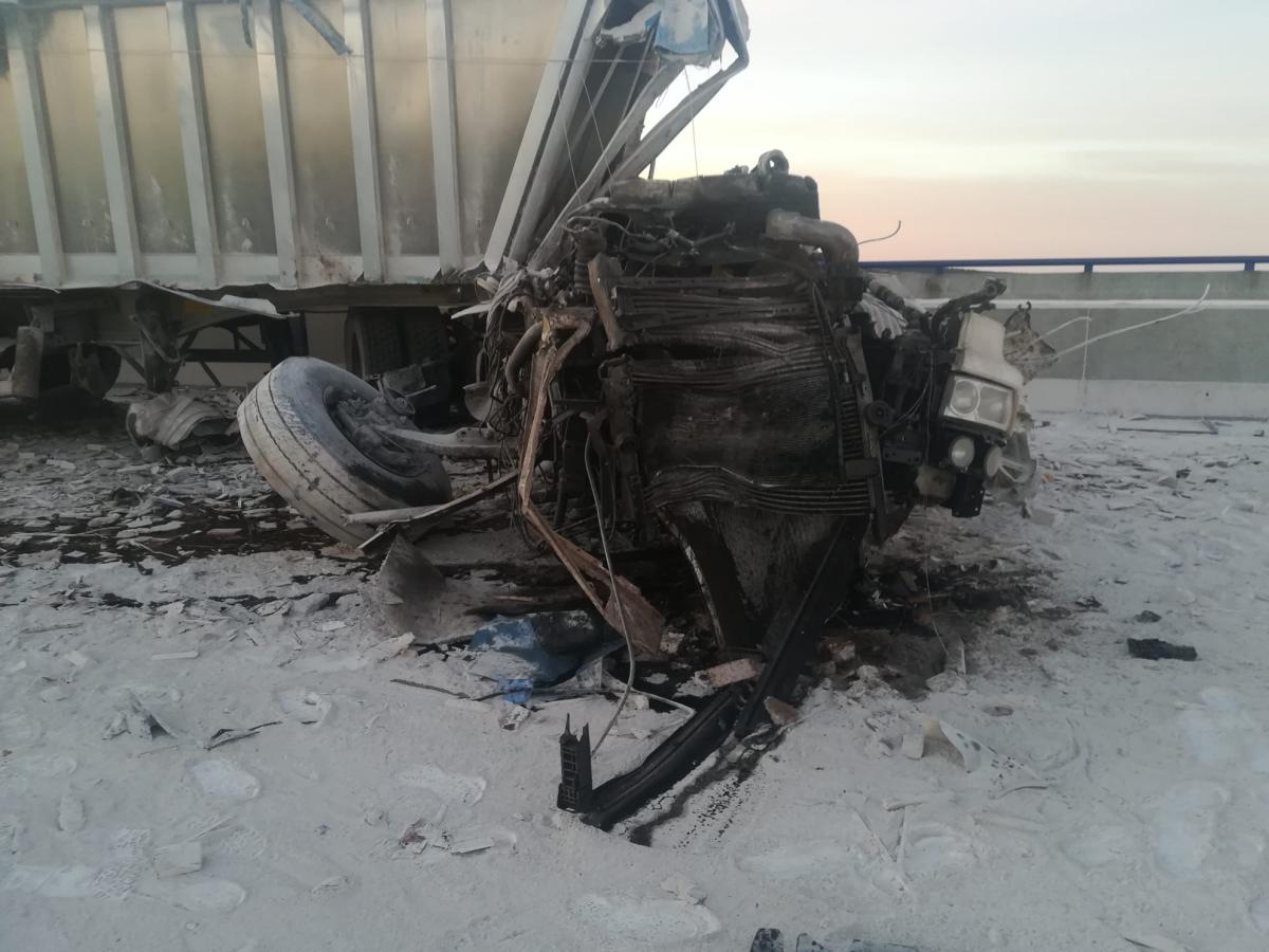 Choque entre dos camiones, Tébar, Cuenca / Foto: Bomberos Prov. Cuenca