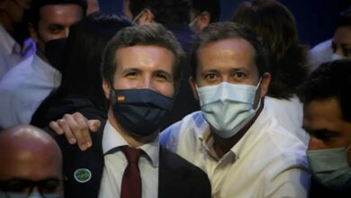 Carlos Velázquez junto a Pablo Casado