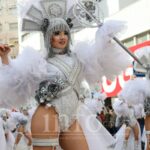 Música, fiesta y mucho color en el desfile de Piñata de Ciudad Real