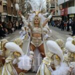 Música, fiesta y mucho color en el desfile de Piñata de Ciudad Real