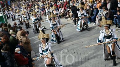 Música, fiesta y mucho color en el desfile de Piñata de Ciudad Real