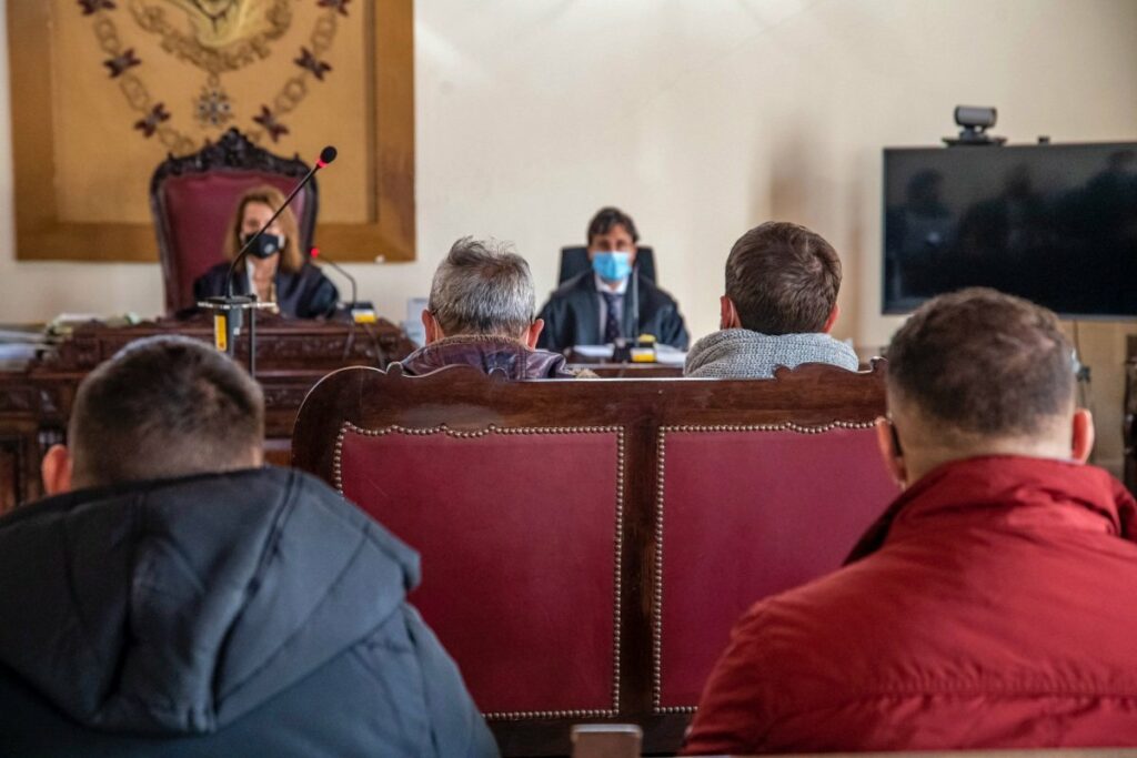 Los acusados, durante el juicio en Toledo / Imagen: EFE