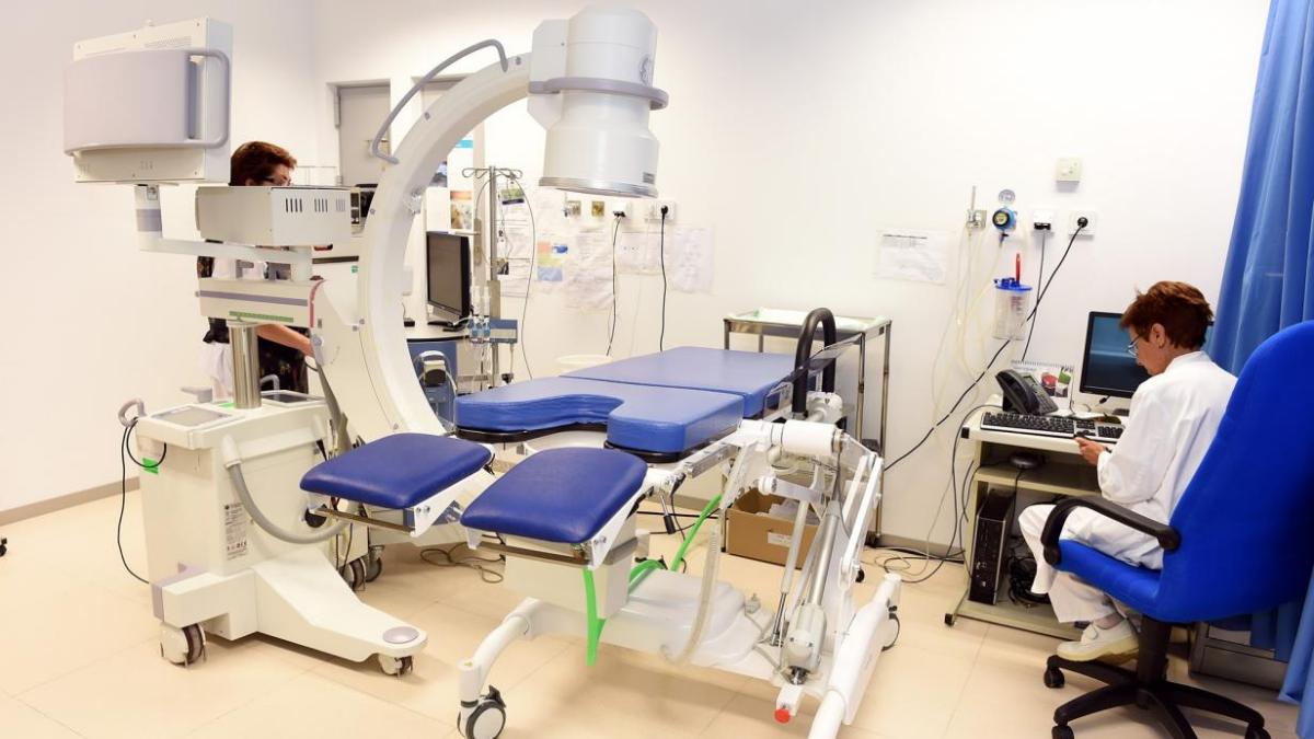 El Gobierno de Castilla-La Mancha licita la adquisición de 37 arcos quirúrgicos para los hospitales de la región / JCCM