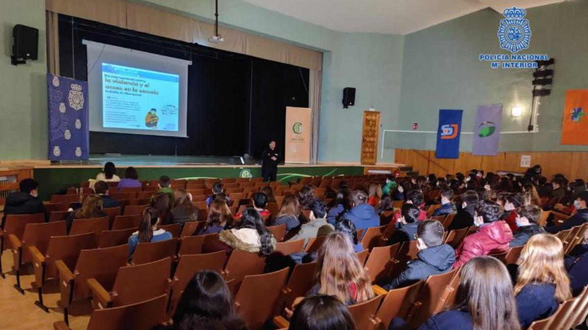 Policía Nacional impartirá charlas bilingües sobre convivencia, seguridad y bullying en colegios de Ciudad Real
