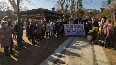 La asociación de mujeres ‘Dama’ ha sido la encargada hoy de ponerle voz al manifiesto que cada primer martes de mes promueve el Consejo Local de la Mujer en el Parque de la Vega