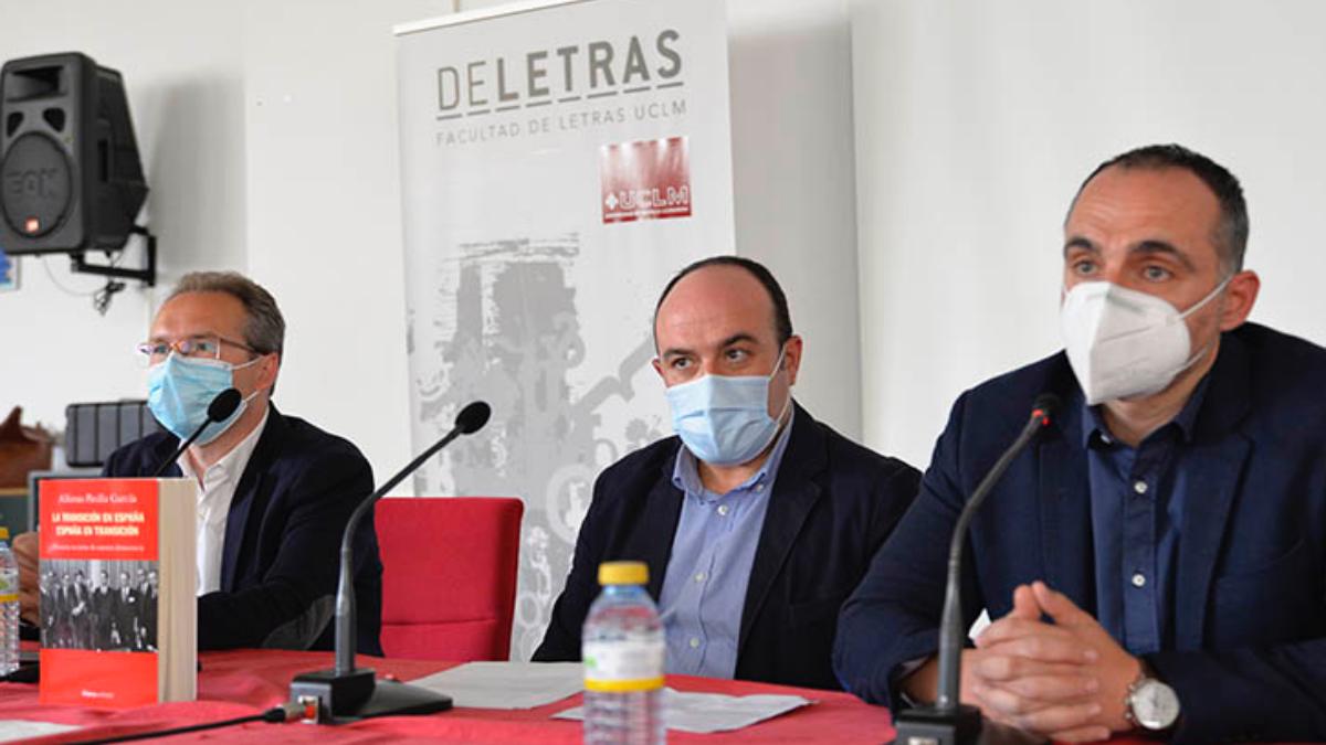 Historiadores reflexionan en la Facultad de Letras de Ciudad Real sobre los 40 años de vida del Estatuto de Autonomía de Castilla-La Mancha / UCLM