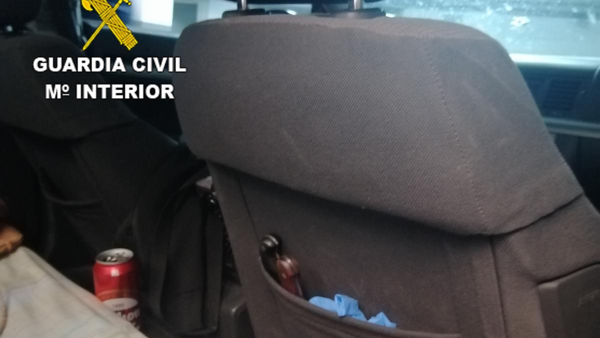 Fueron intervenidas dos armas blancas con las que presuntamente, cometieron el delito / Foto: Guardia Civil