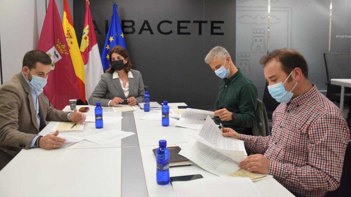 El Ayuntamiento de Albacete y los agentes sociales han celebrado la primera reunión de los nueve ejes que componen el Pacto por el Desarrollo y el Empleo, Albacete Progresa / Ayto. Albacete