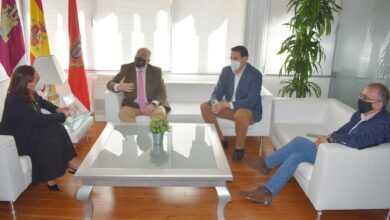 La alcaldesa de Ciudad Real, Eva María Masías, ha mantenido una reunión con Carlos Marín, presidente de la Federación Empresarial de Ciudad Real (FECIR CEOE-CEPYME) / Ayto. Ciudad Real