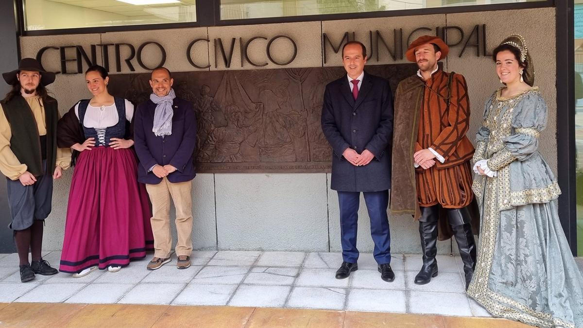 La Plaza del Concejo de Guadalajara acoge, desde este viernes, un relieve escultórico de Sergio del Amo / Europa Press
