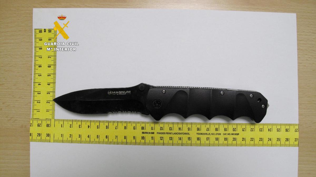 La Guardia Civil detiene a una persona en un pueblo de Ciudad Real por rajar las ruedas de 31 vehículos / Guardia Civil