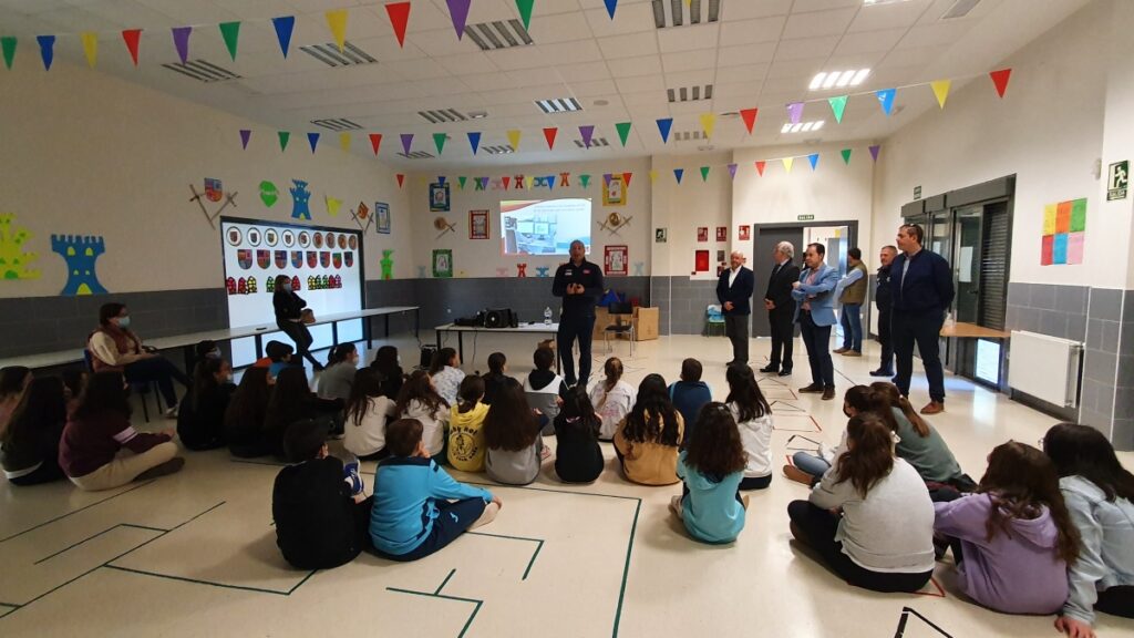 Los colegios de Herencia, ‘Carrasco alcalde’ y ‘Nuestra Señora de las Mercedes’, reciben la visita del Servicio de Emergencias 1-1-2 / JCCM
