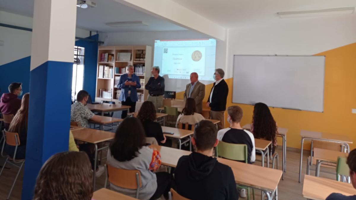 La UCLM llevará a varios institutos de Ciudad Real una exposición divulgativa sobre los últimos Premios Nobel de Química / UCLM