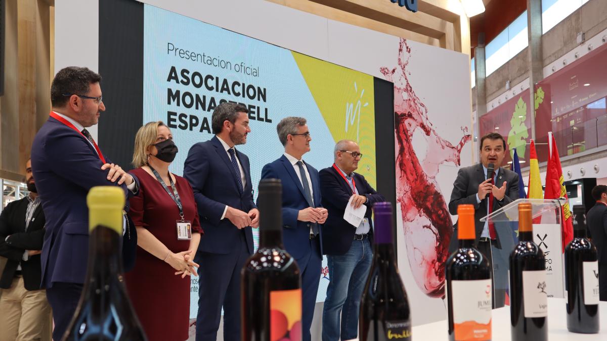 Castilla-La Mancha, Murcia y Comunidad Valenciana impulsan la recuperación de la variedad de uva monastrell en FENAVIN / JCCM