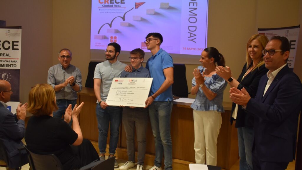 El IMPEFE y la UCLM clausuran la primera edición de desarrollo de ideas empresariales Crece Ciudad Real  / Ayto Ciudad Real