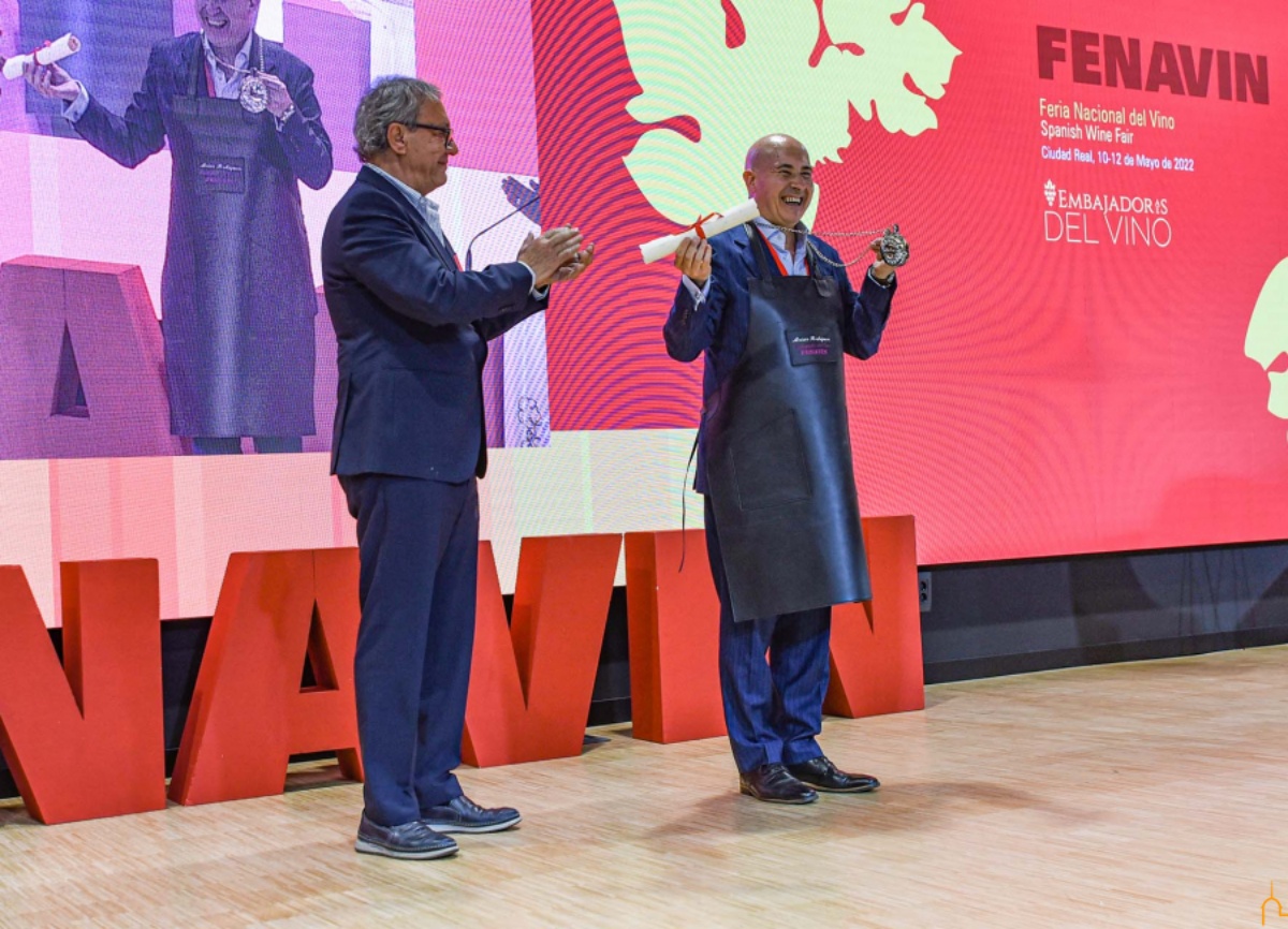FENAVIN distingue en la edición de 2022 a Luis Zahora, Félix Bellido, Sandra Barneda, Moisés Rodríguez, Benjamín Prado y a la ministra Isabel Rodríguez / Diputación Ciudad Real