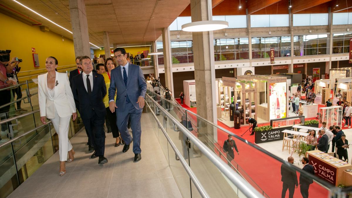 El presidente de Castilla-La Mancha, Emiliano García-Page, ha acompañado a Su Majestad el Rey Felipe VI a la inauguración de la XI edición de la Feria Nacional del Vino, FENAVIN / JCCM