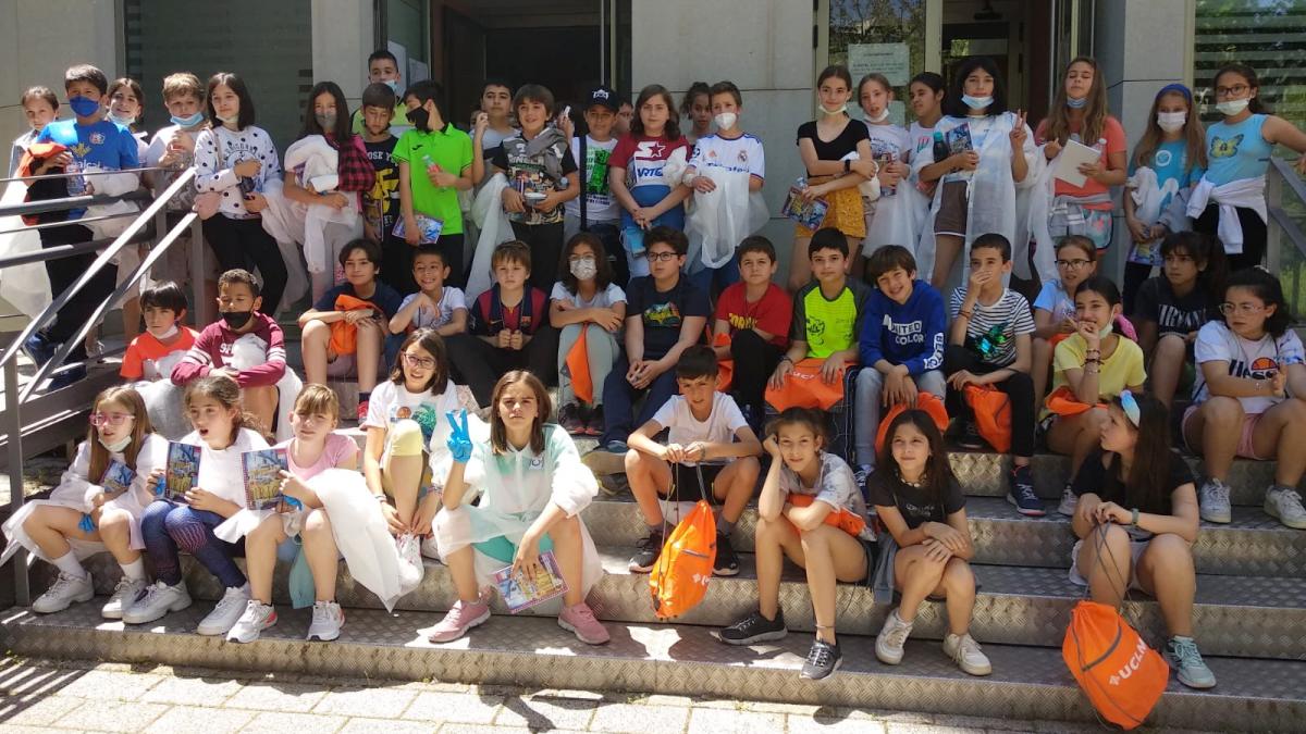 Más de 300 estudiantes de Primaria visitan los laboratorios del IRICA y participan en diferentes experimentos / UCLM