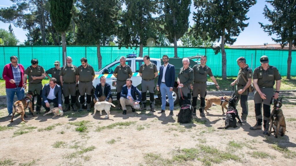 Nueva unidad canina de detección de venenos en Toledo del Cuerpo de Agentes Medioambientales / JCCM 