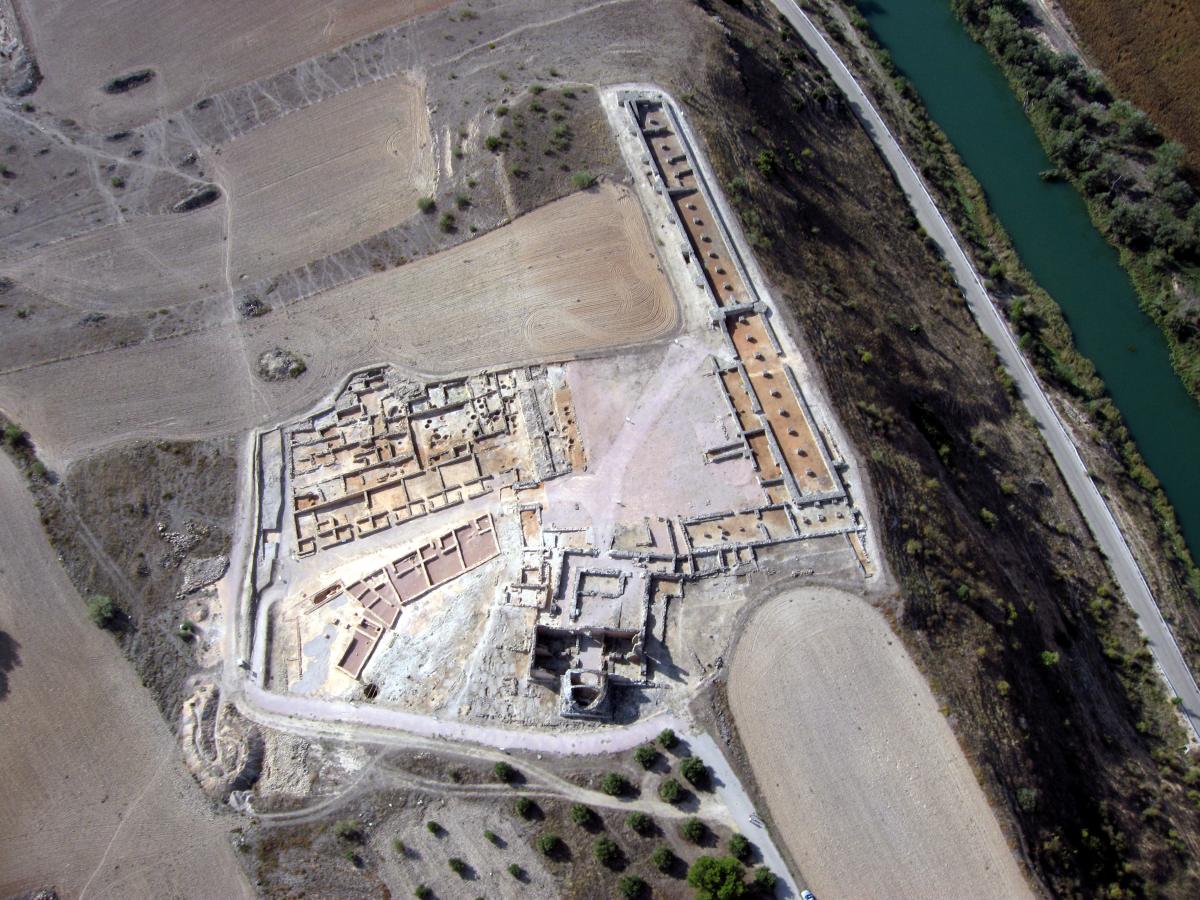 Recópolis, vista general del sector excavado, con el río Tajo -siglos VI-IX / Foto JCCM, Parques Arqueológicos, Recópolis