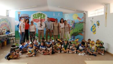 La consejera de Igualdad y portavoz del Gobierno regional, Blanca Fernández, asiste a la entrega de Diplomas del concurso ‘Supercirculares’ en el CEIP ‘Nuestra Señora del Rosario’ / JCCM