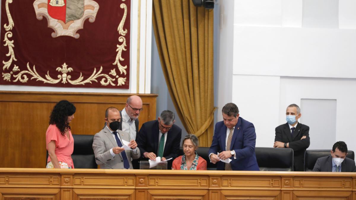 Votación que ha tenido lugar en el pleno de las Cortes de Castilla-La Mancha / Foto: Cortes CLM