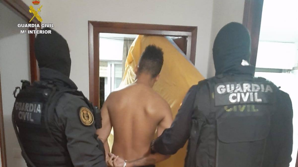Detención de uno de los miembros de Trinitarios en Salou (Tarragona) / Foto: GUARDIA CIVIL